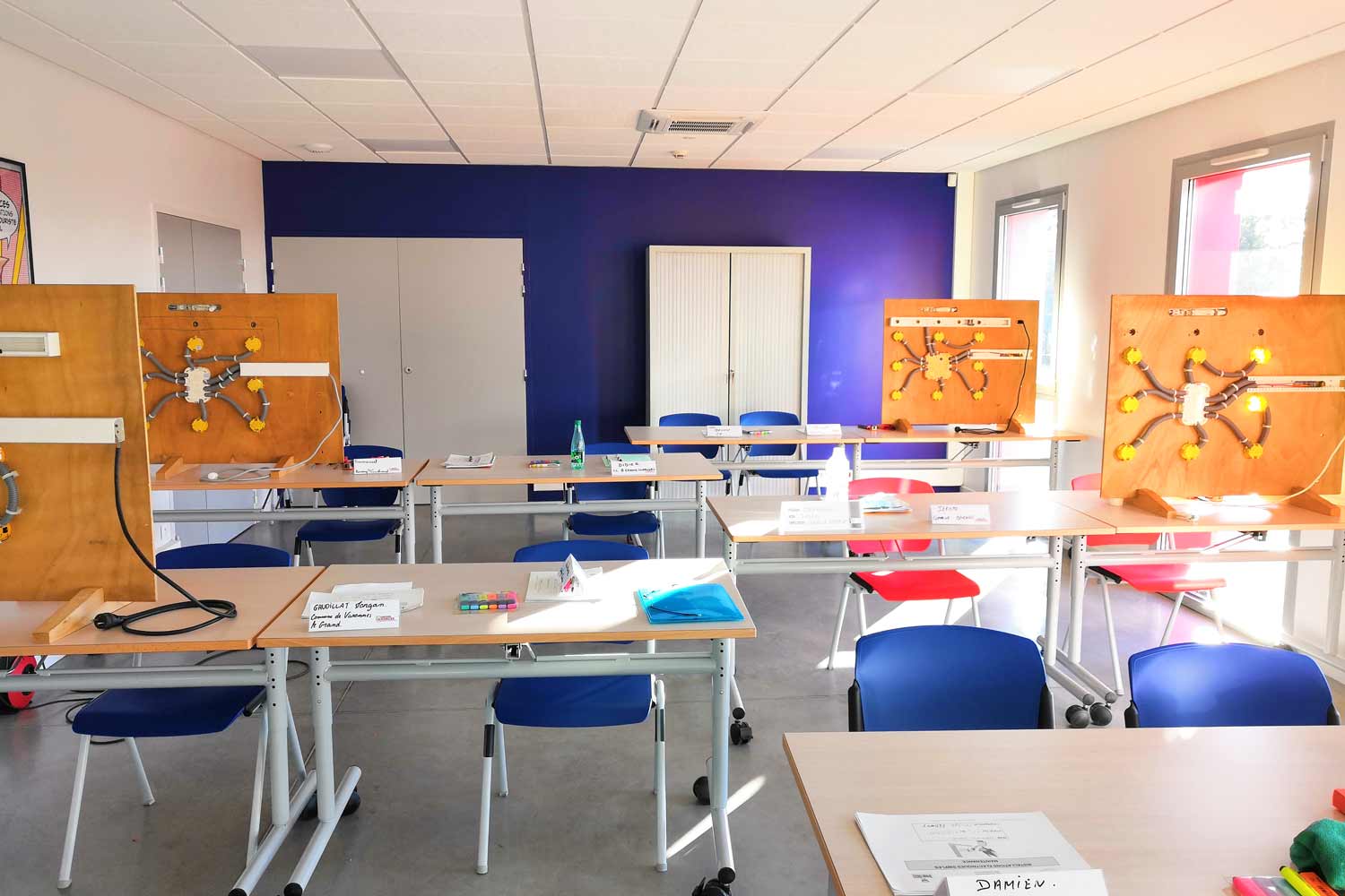 Salle de formation technique en électricité